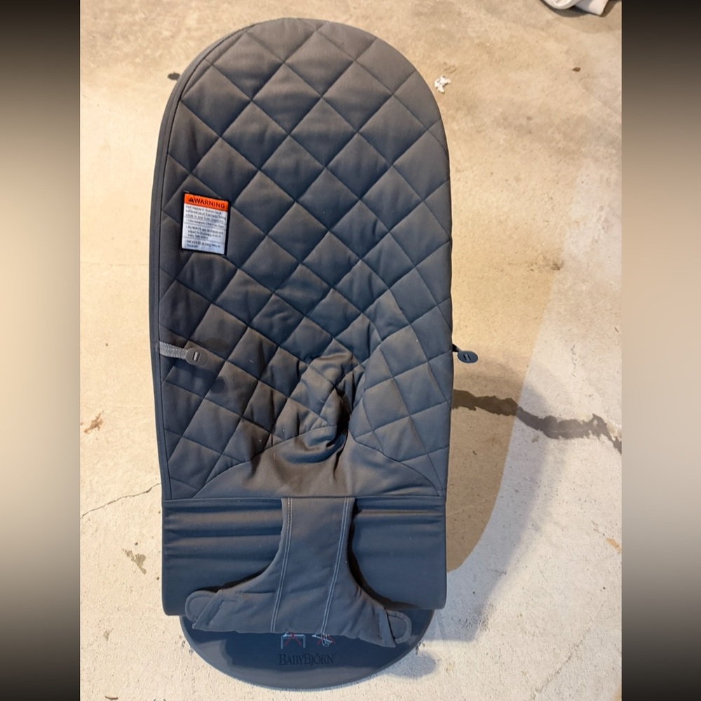 BabyBjörn Quilted Bouncer in Dark Gray